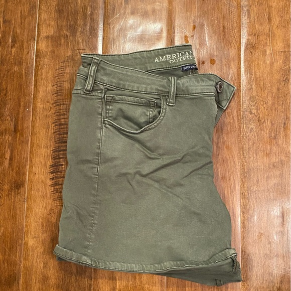 AE Distressed Shorts - Picture 2 of 4